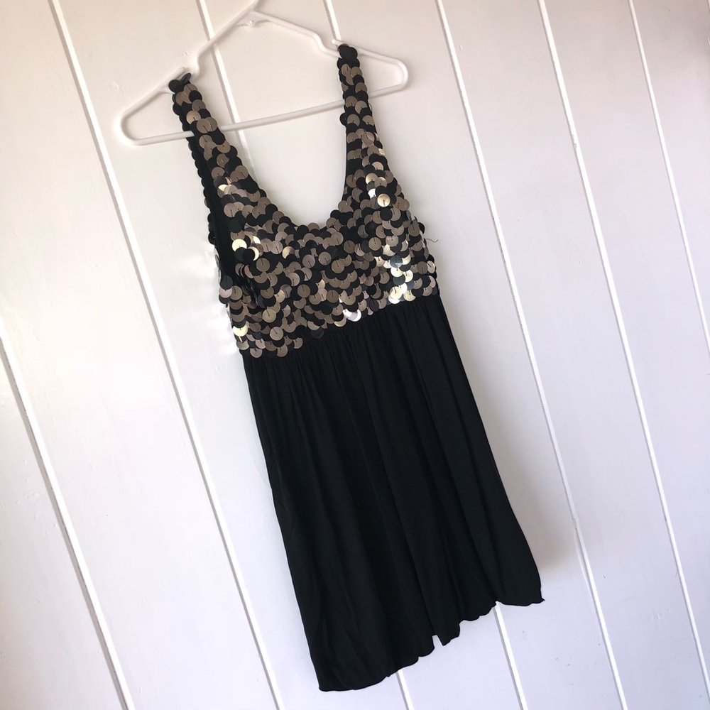 Dress - Picture 2 of 4